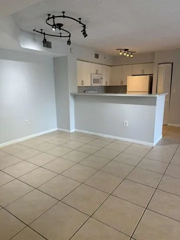 $1,850 | 4808 North State Road 7, Unit 204, Pompano Beach, FL 33073