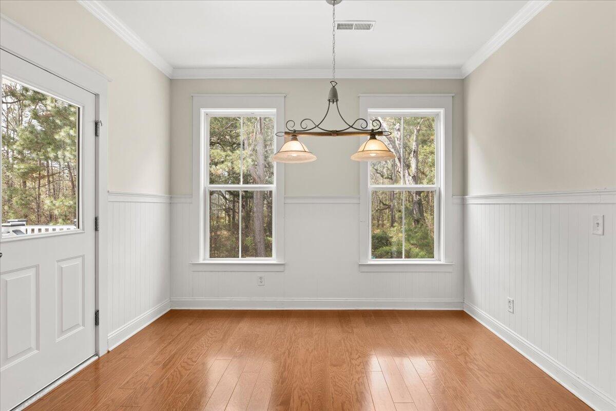 1053 Victoria Road Charleston, SC 29492 - Photo 5 of 34 09-Interior-3
