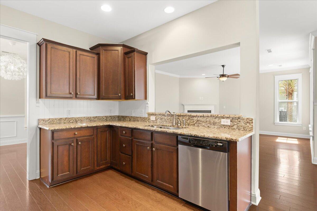 1053 Victoria Road Charleston, SC 29492 - Photo 7 of 34 11-Interior-5