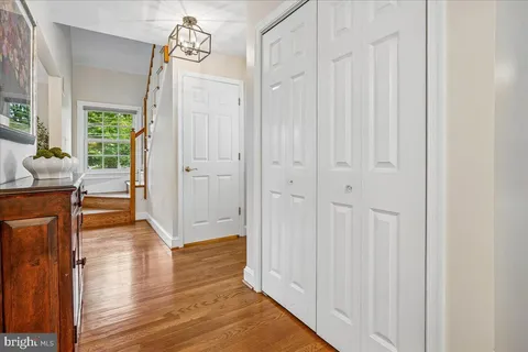 $1,350,000 | 1003 Dewolfe Drive, Alexandria, VA 22308