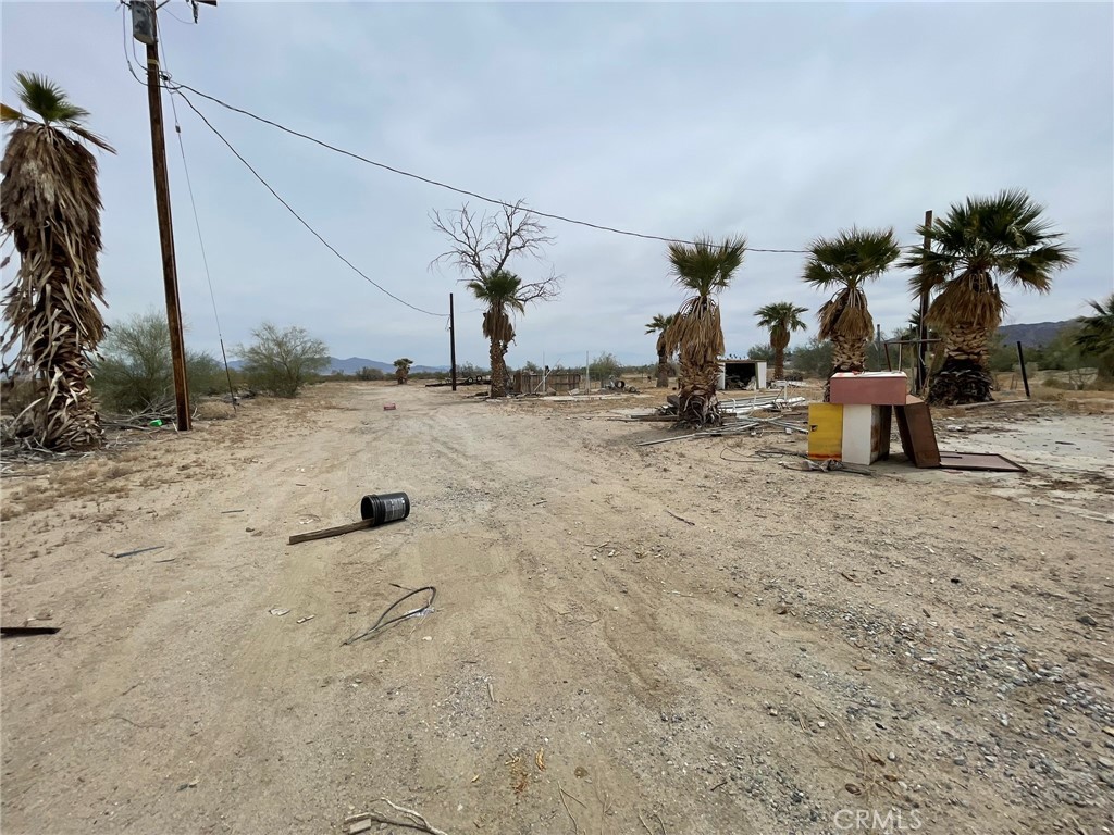 25550 Kaiser Road Desert Center, CA 92239 - Photo 4 of 13