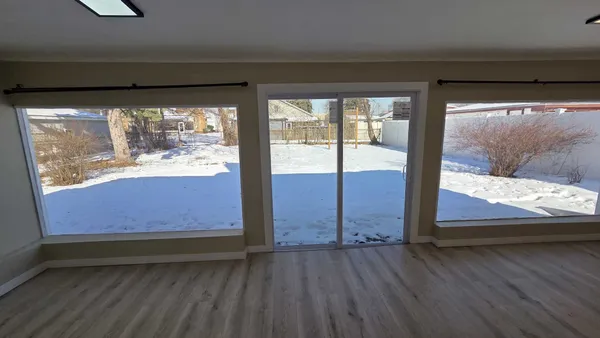 $354,000 | 2608 West 97th Street, Evergreen Park, IL 60805