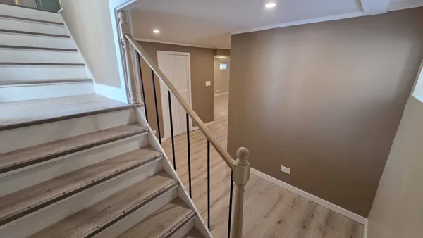 $354,000 | 2608 West 97th Street, Evergreen Park, IL 60805