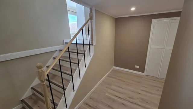 $373,000 | 2608 West 97th Street, Evergreen Park, IL 60805