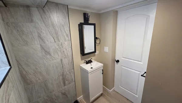 $354,000 | 2608 West 97th Street, Evergreen Park, IL 60805