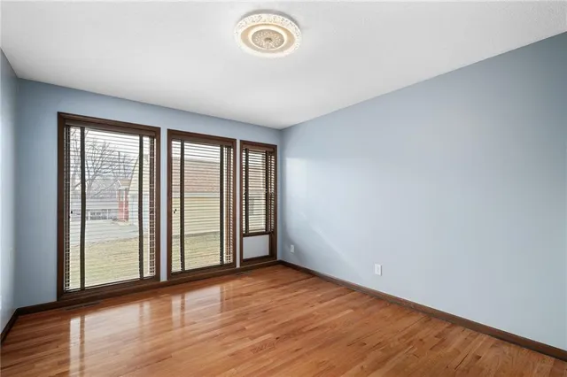 $425,000 | 8215 Schell Road, Pleasant Valley, MO 64068