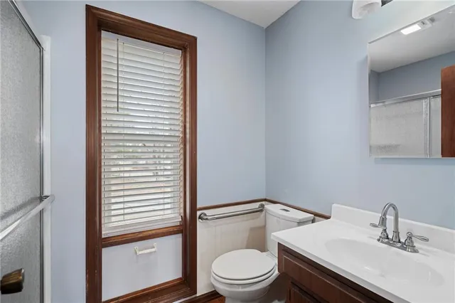 $425,000 | 8215 Schell Road, Pleasant Valley, MO 64068