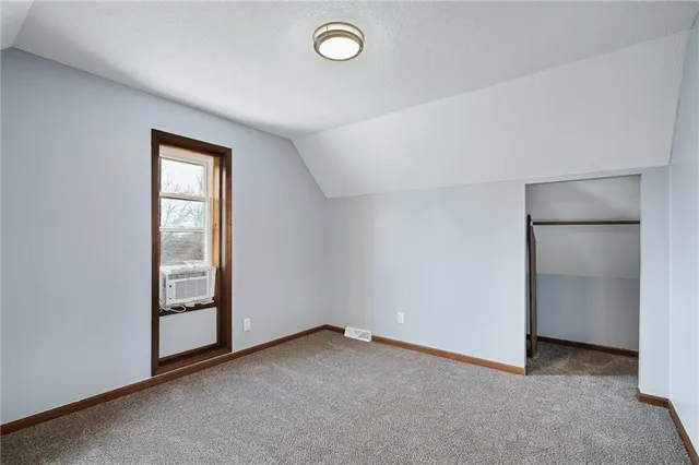 $425,000 | 8215 Schell Road, Pleasant Valley, MO 64068