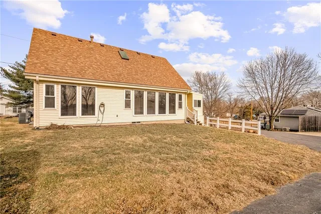 $425,000 | 8215 Schell Road, Pleasant Valley, MO 64068
