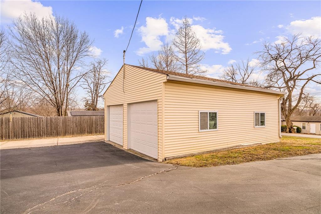 8215 Schell Road Pleasant Valley, MO 64068 - Photo 39 of 69