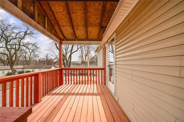 $425,000 | 8215 Schell Road, Pleasant Valley, MO 64068