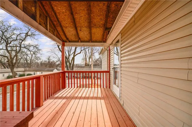 $425,000 | 8215 Schell Road, Pleasant Valley, MO 64068