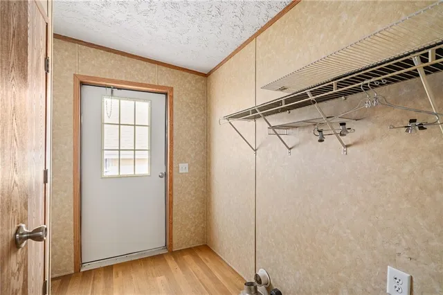 $425,000 | 8215 Schell Road, Pleasant Valley, MO 64068