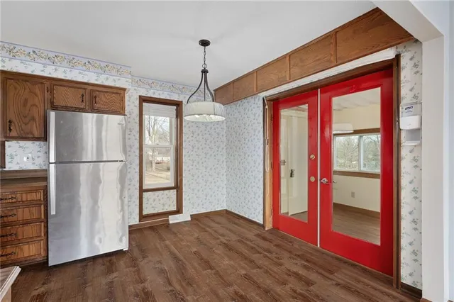 $425,000 | 8215 Schell Road, Pleasant Valley, MO 64068