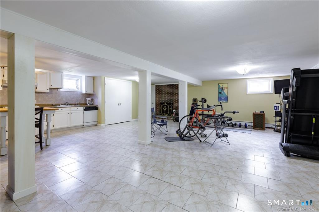433 Highland Drive Waterbury, CT 06708 - Photo 17 of 21