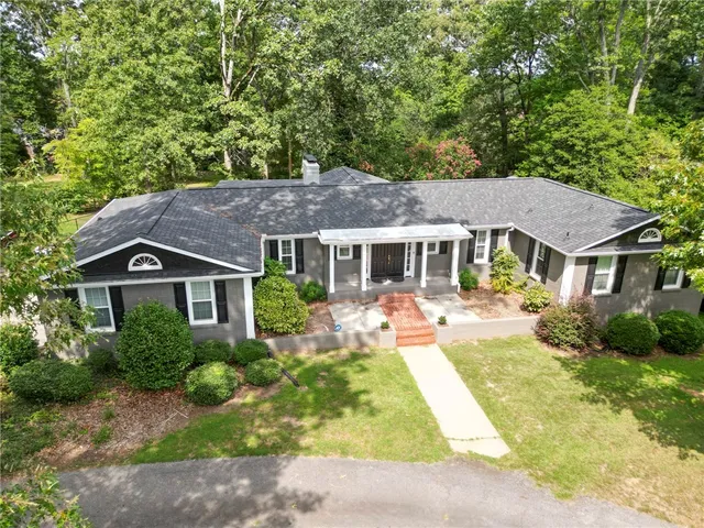 $499,999 | 1057 Country Club Drive, Pickens, SC 29671