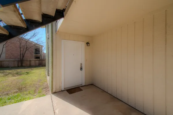 $950 | 100 Uhland Road, Unit 1, San Marcos, TX 78666