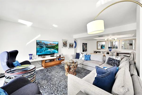 $5,500 | 1880 South Ocean Drive, Unit TS601, Hallandale Beach, FL 33009
