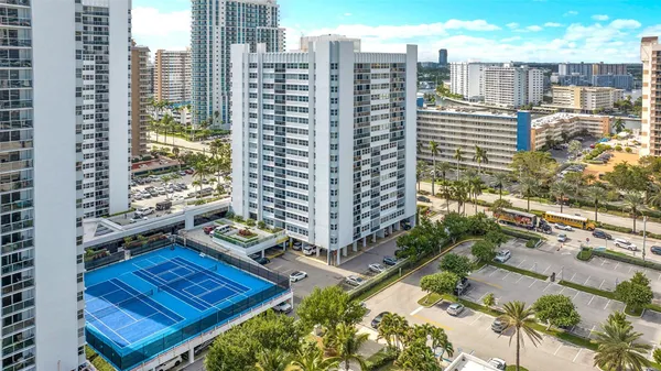 $5,500 | 1880 South Ocean Drive, Unit TS601, Hallandale Beach, FL 33009