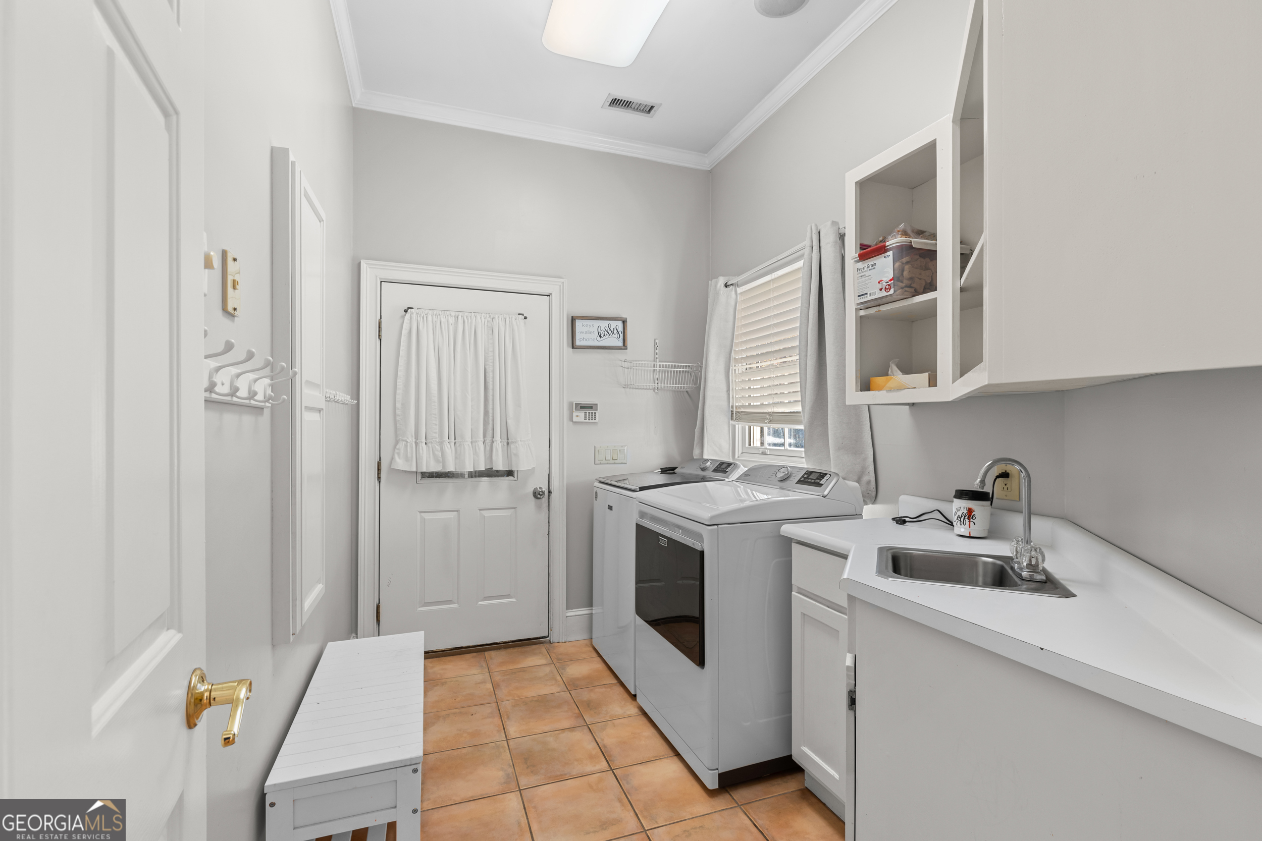 593 Cross Creek Drive Toccoa, GA 30577 - Photo 25 of 55 a kitchen with a sink cabinets and appliances