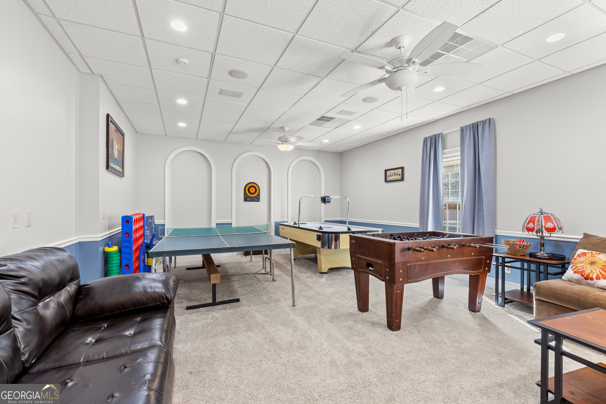 593 Cross Creek Drive Toccoa, GA 30577 - Photo 33 of 55 a living room with furniture