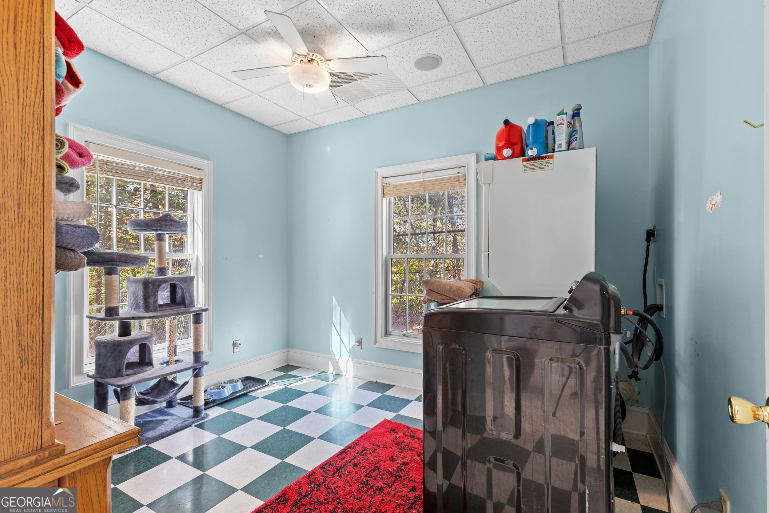 593 Cross Creek Drive Toccoa, GA 30577 - Photo 36 of 55 a living room with furniture and a book shelf