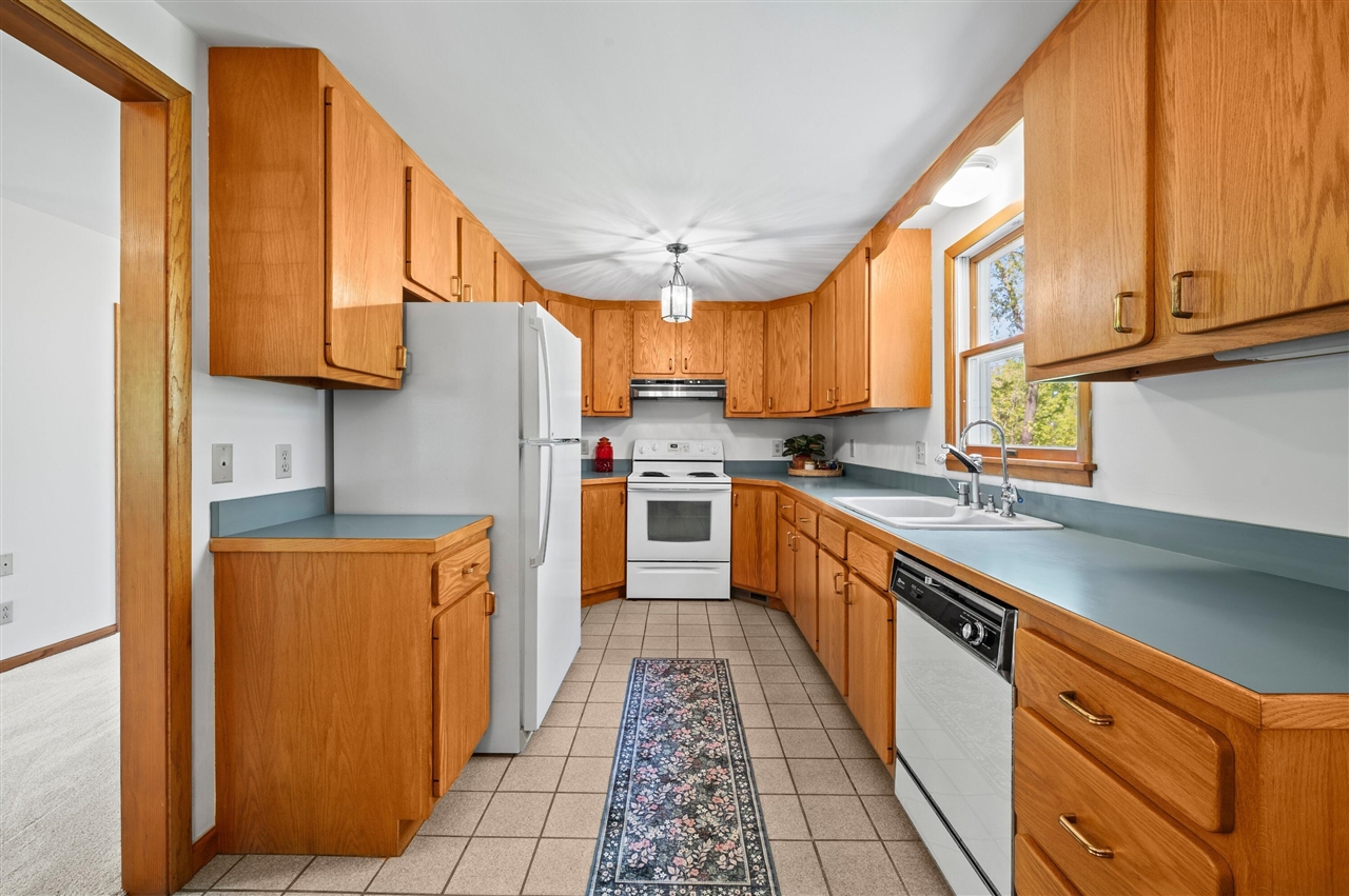 8498 Lake Road Berrien Center, MI 49102 - Photo 8 of 63