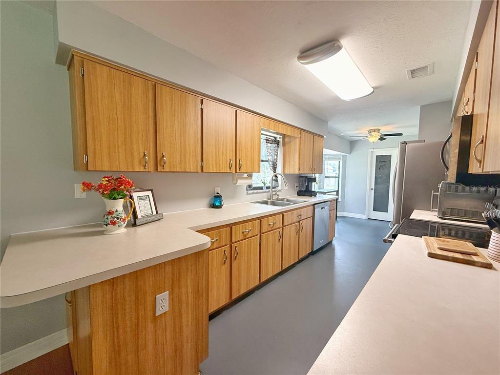 2291 Southeast 37th Road Sumterville, FL 33585 - Photo 13 of 51 Gallery Image 13