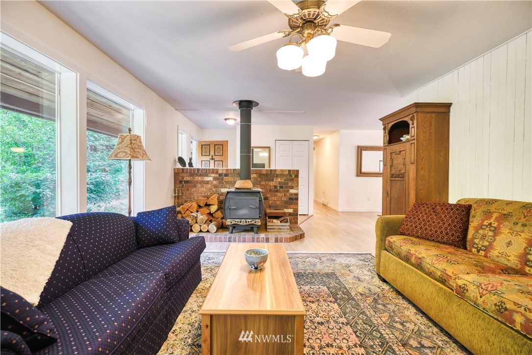 2172 Foxhole Road Point Roberts, WA 98281 - Photo 11 of 40 a living room with furniture and wooden floor