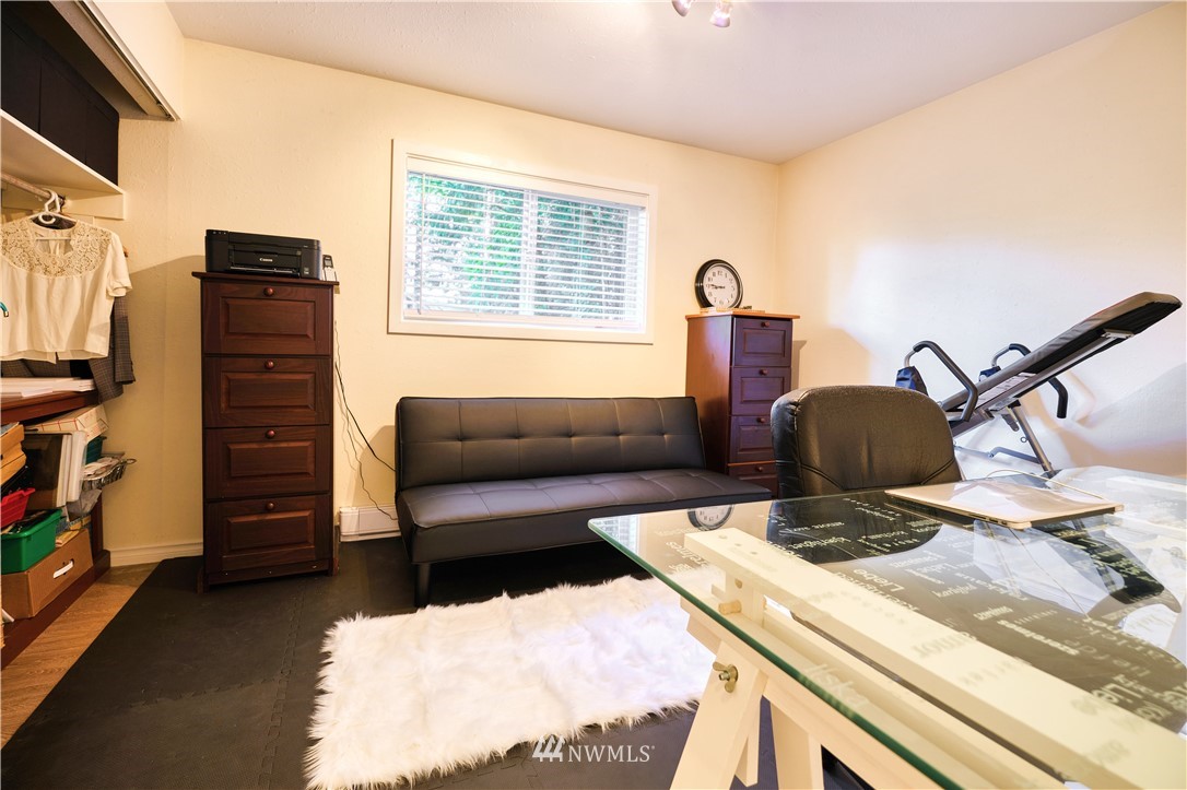 2172 Foxhole Road Point Roberts, WA 98281 - Photo 28 of 40 a living room with furniture and a window