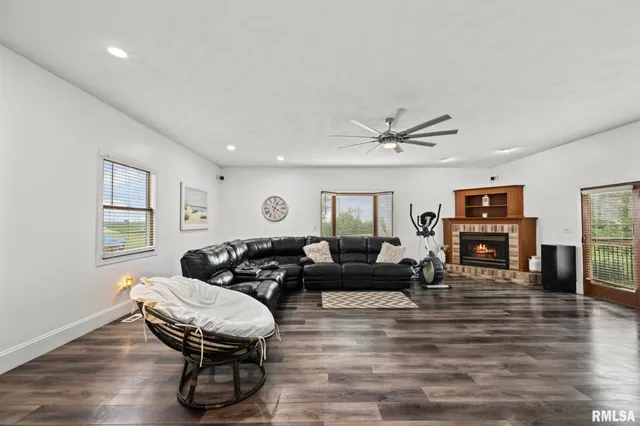 $145,000 | 406 234th Street, Aledo, IL 61231