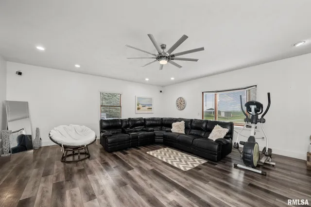 $145,000 | 406 234th Street, Aledo, IL 61231