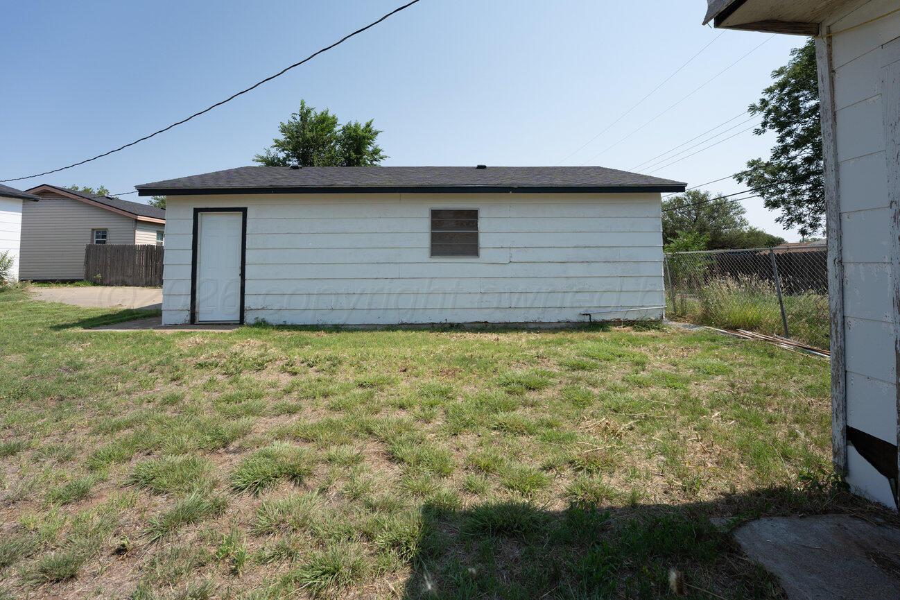 5013 South Bowie Street Amarillo, TX 79110 - Photo 43 of 43 Backyard - Garage