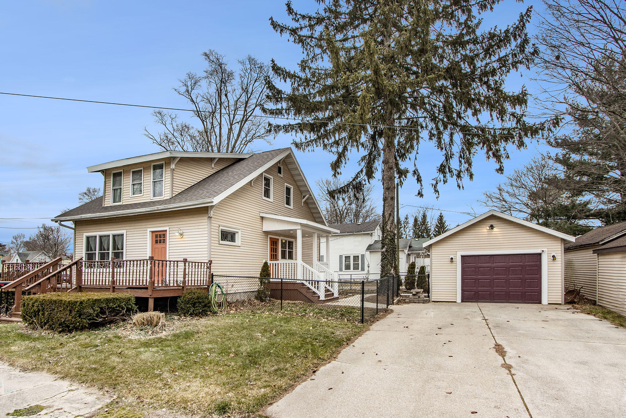 119 West Wheeler Street Three Rivers, MI 49093 - Photo 1 of 23 119WestWheeler_36