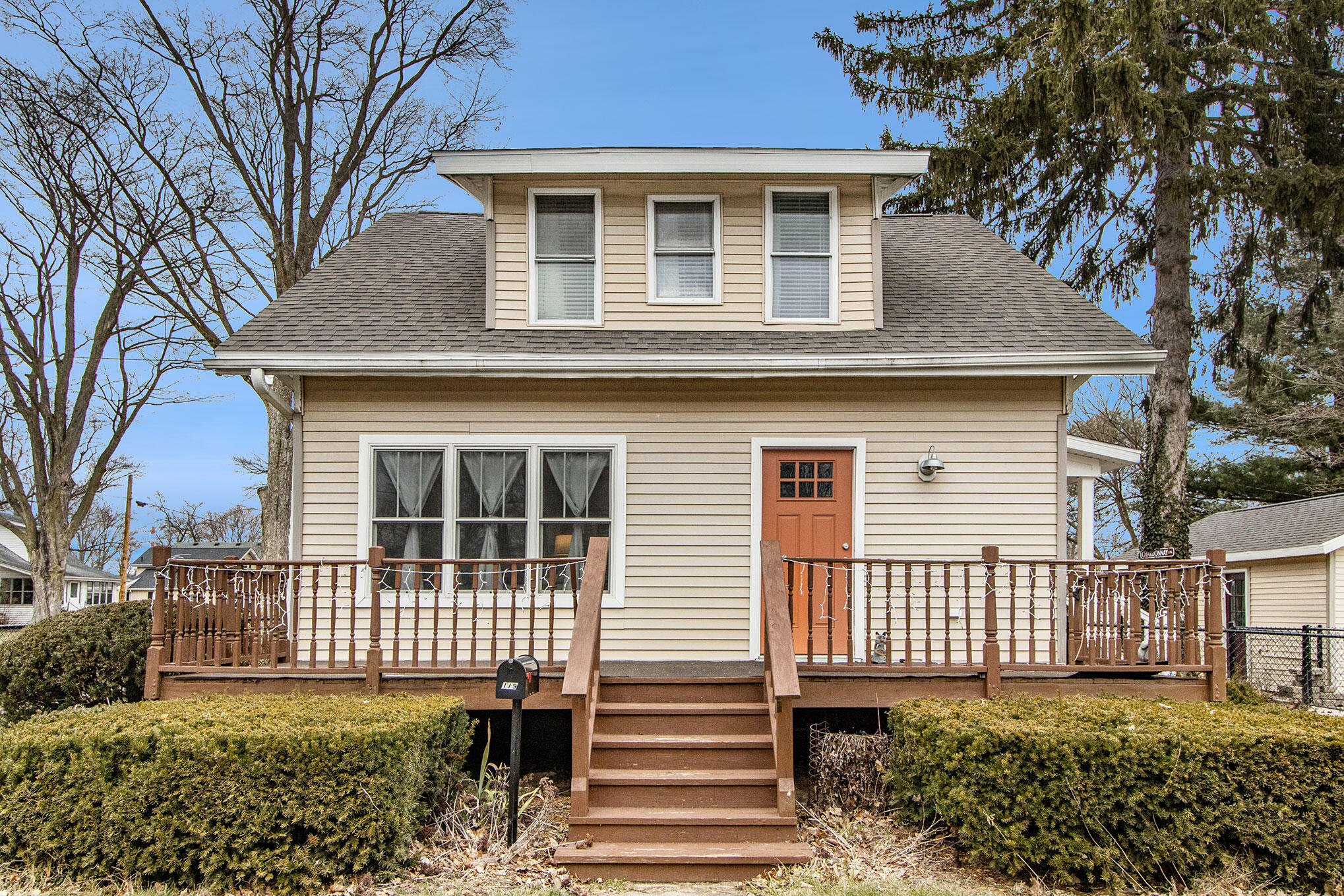 119 West Wheeler Street Three Rivers, MI 49093 - Photo 2 of 23 119WestWheeler_37