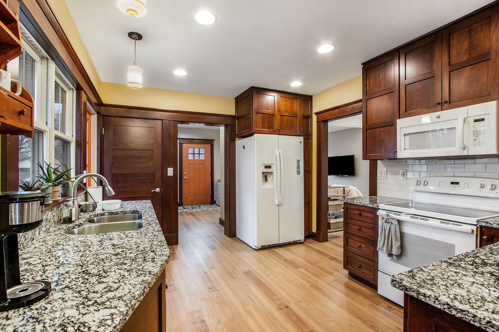 119 West Wheeler Street Three Rivers, MI 49093 - Photo 10 of 23 119WestWheeler_15