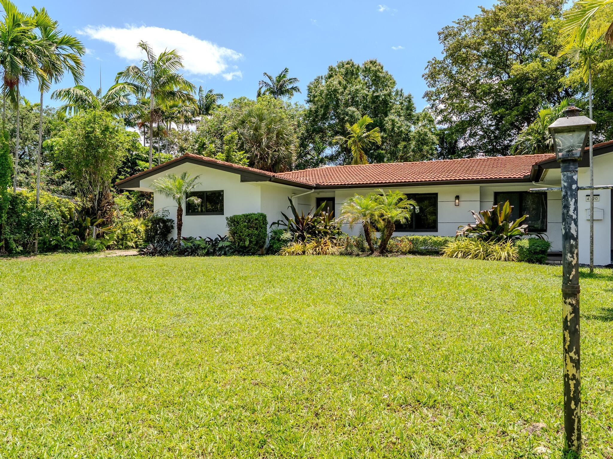4190 Southwest 4th Street Plantation, FL 33317 - Photo 2 of 33 DSC03553