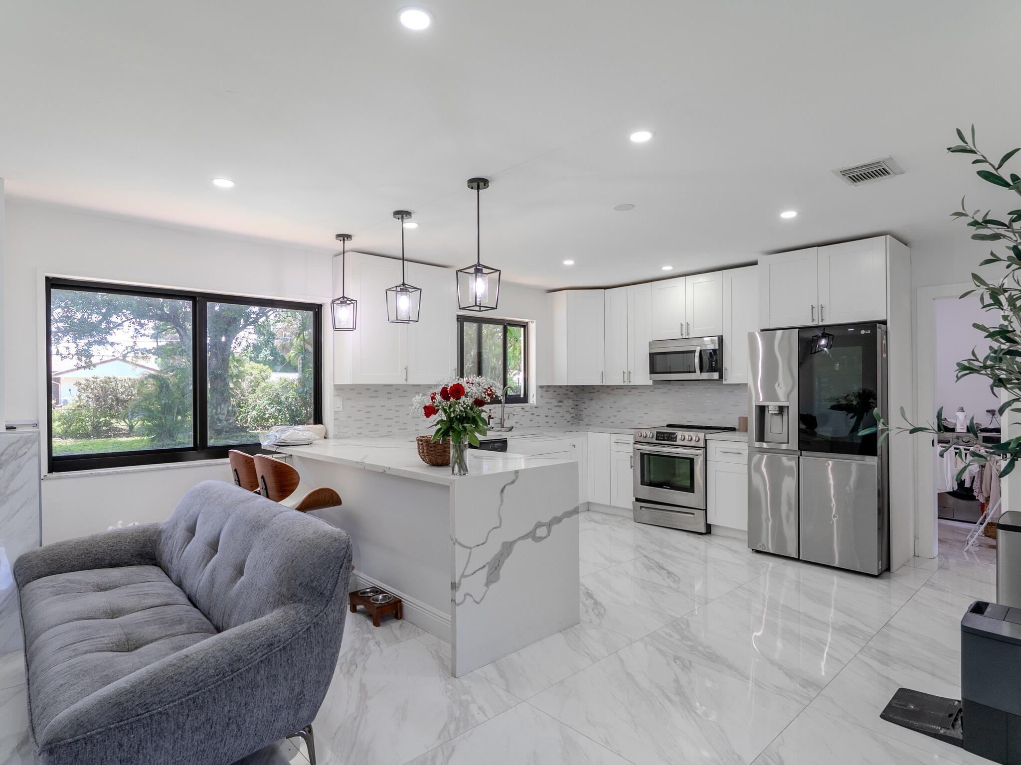 4190 Southwest 4th Street Plantation, FL 33317 - Photo 6 of 33 DSC03433