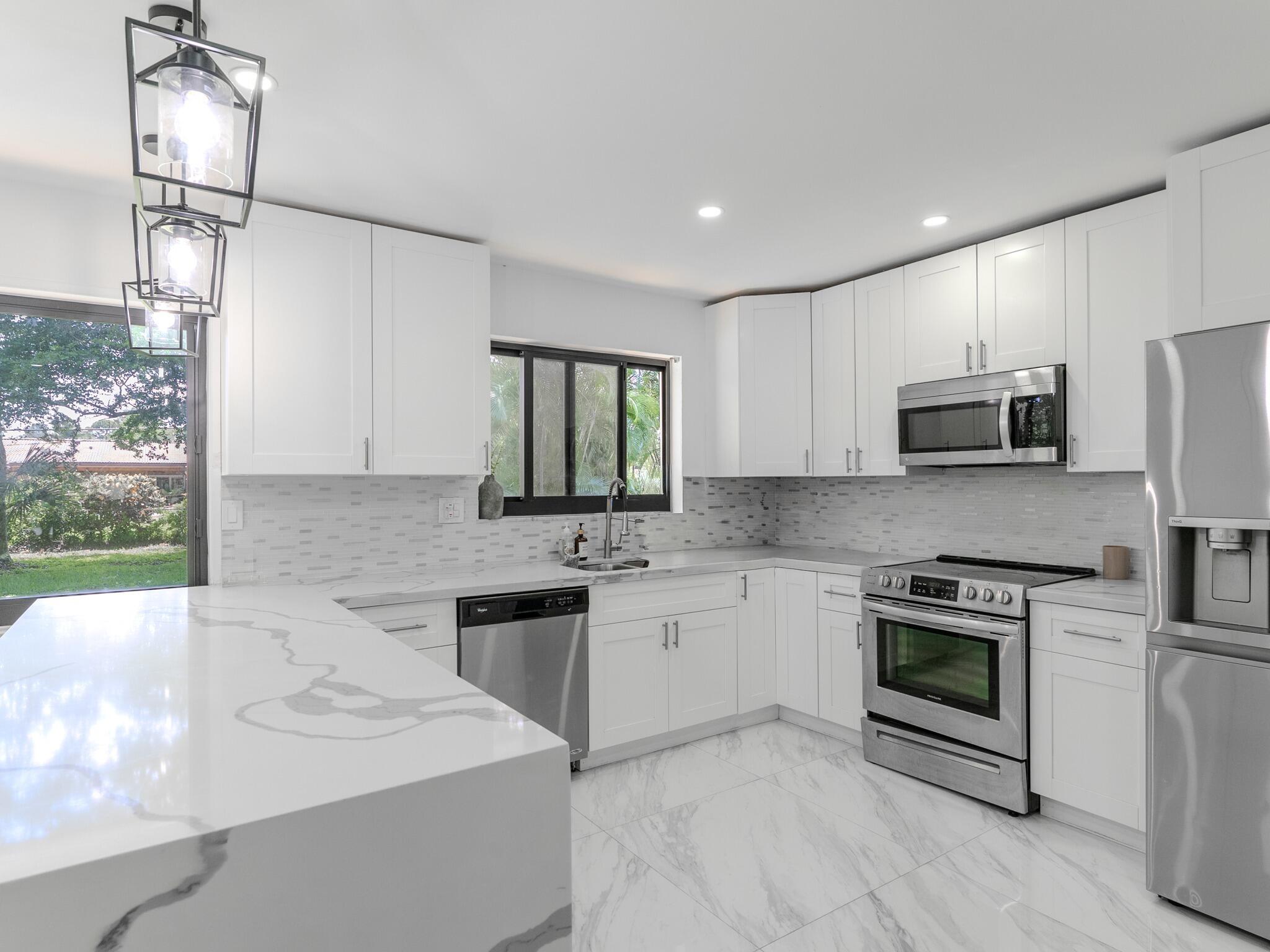 4190 Southwest 4th Street Plantation, FL 33317 - Photo 7 of 33 DSC03438