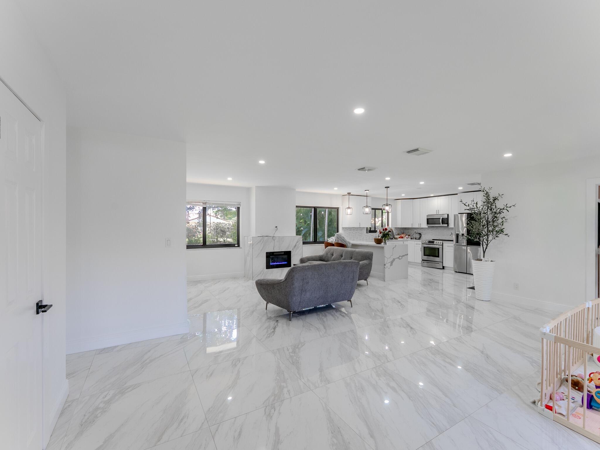 4190 Southwest 4th Street Plantation, FL 33317 - Photo 10 of 33 DSC03418
