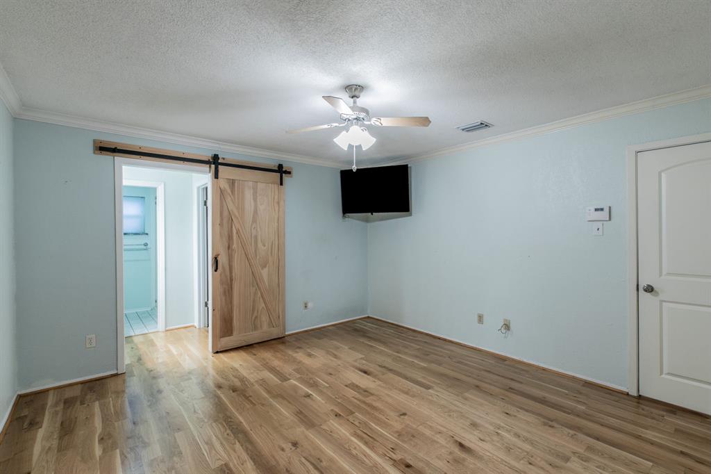 241 Travis Lane Hewitt, TX 76643 - Photo 11 of 26