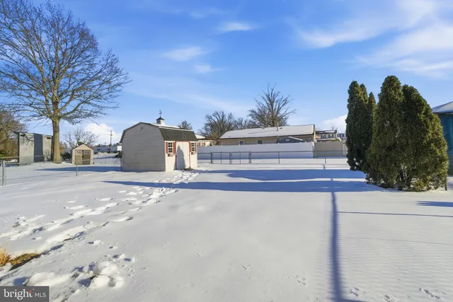 $2,300 | 806 Bordentown Road, Burlington, NJ 08016