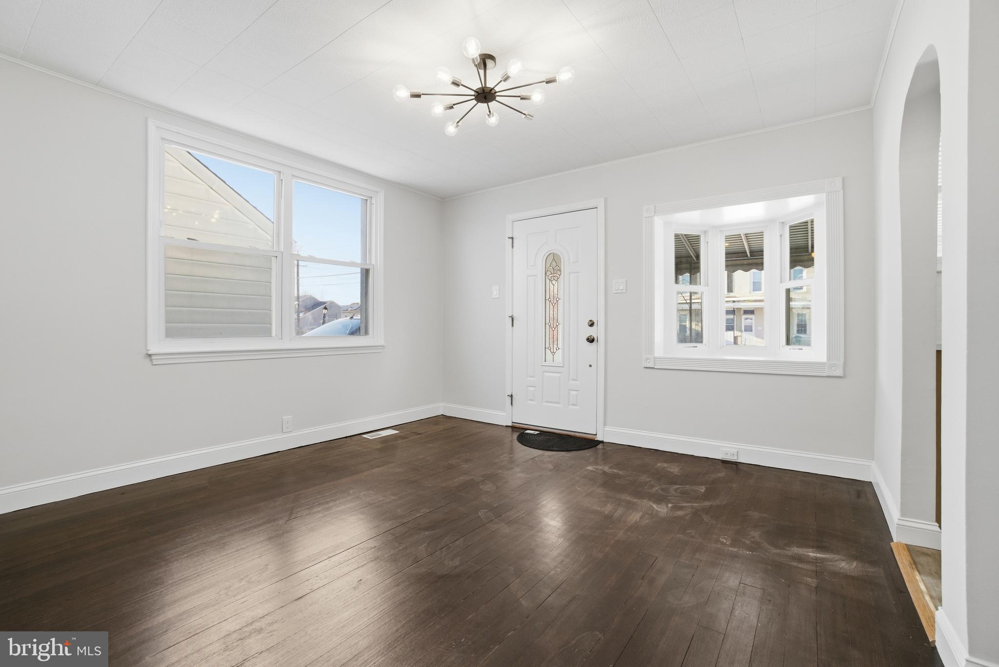 806 Bordentown Road Burlington, NJ 08016 - Photo 2 of 16