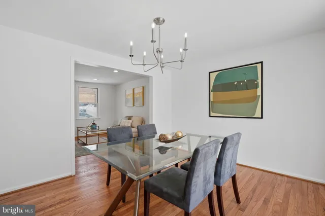 $600,000 | 132 North Fillmore Avenue, Sterling, VA 20164