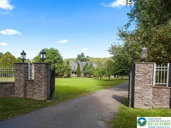 $2,660,000 | 3533 Route 2012 Other Pa, Union Dale, PA 18470