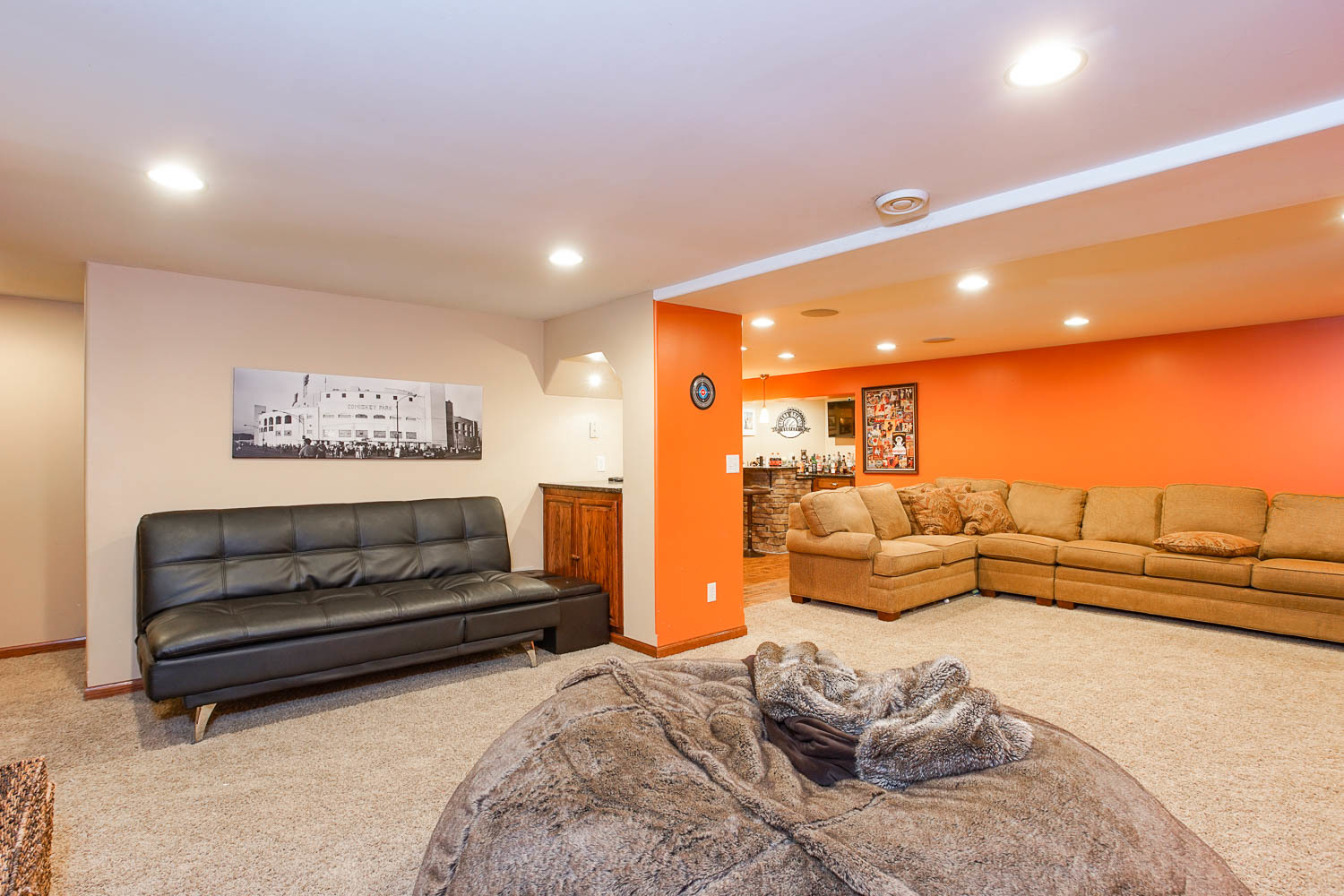 2394 Valley View Drive Kankakee, IL 60901 - Photo 35 of 73 a living room with furniture