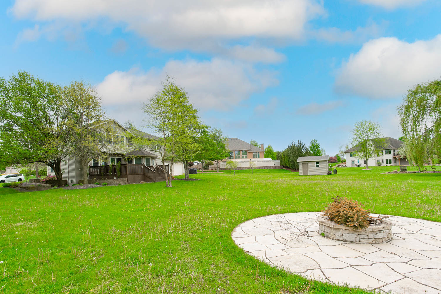 2394 Valley View Drive Kankakee, IL 60901 - Photo 61 of 73 a view of a golf course with a garden