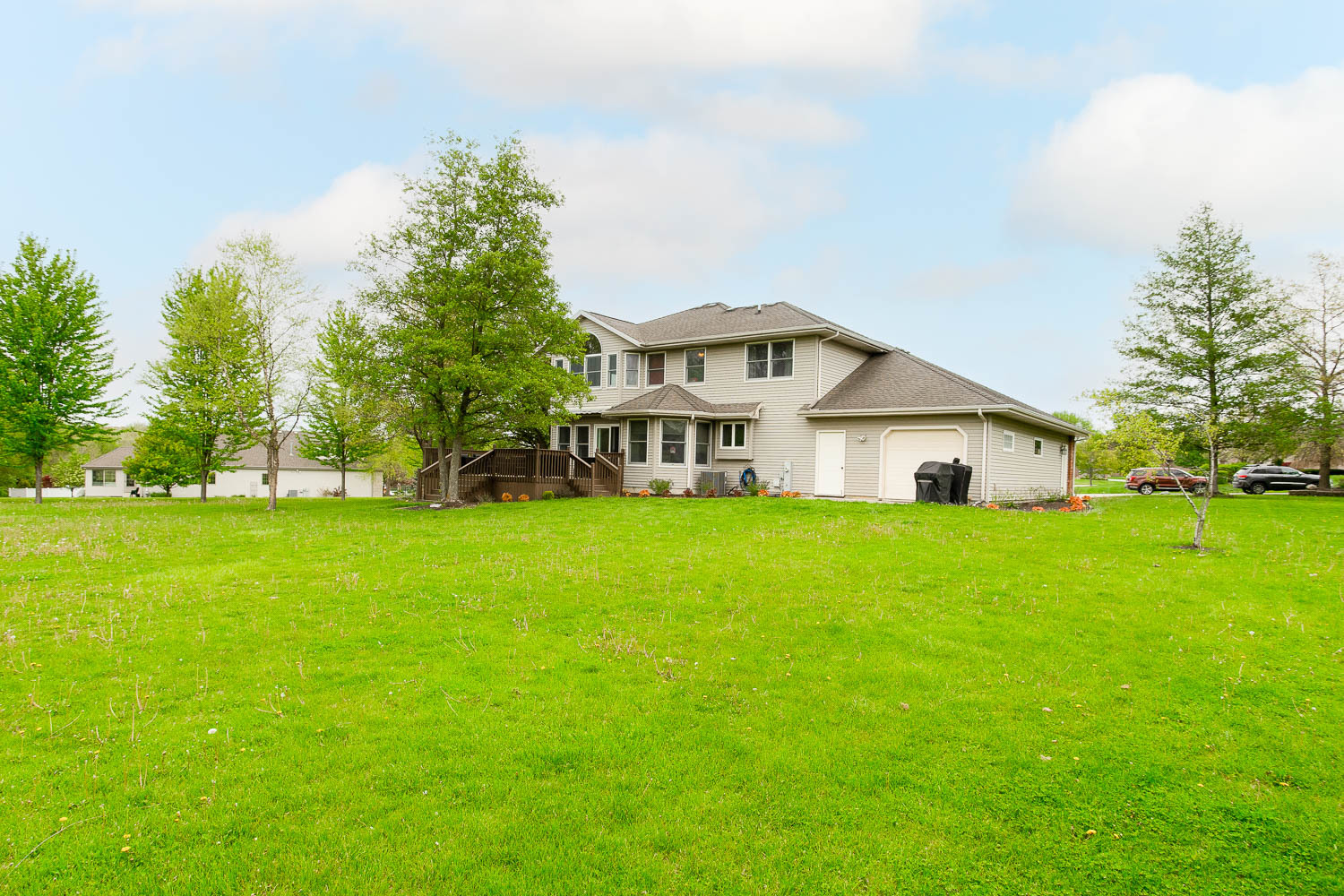 2394 Valley View Drive Kankakee, IL 60901 - Photo 63 of 73 a view of a house with a big yard