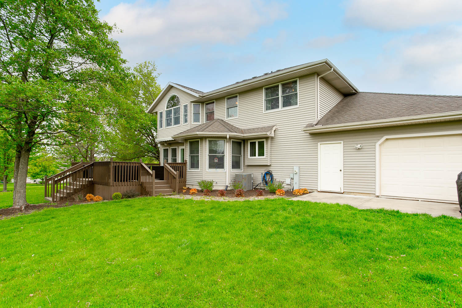 2394 Valley View Drive Kankakee, IL 60901 - Photo 64 of 73 a front view of a house with a yard and porch