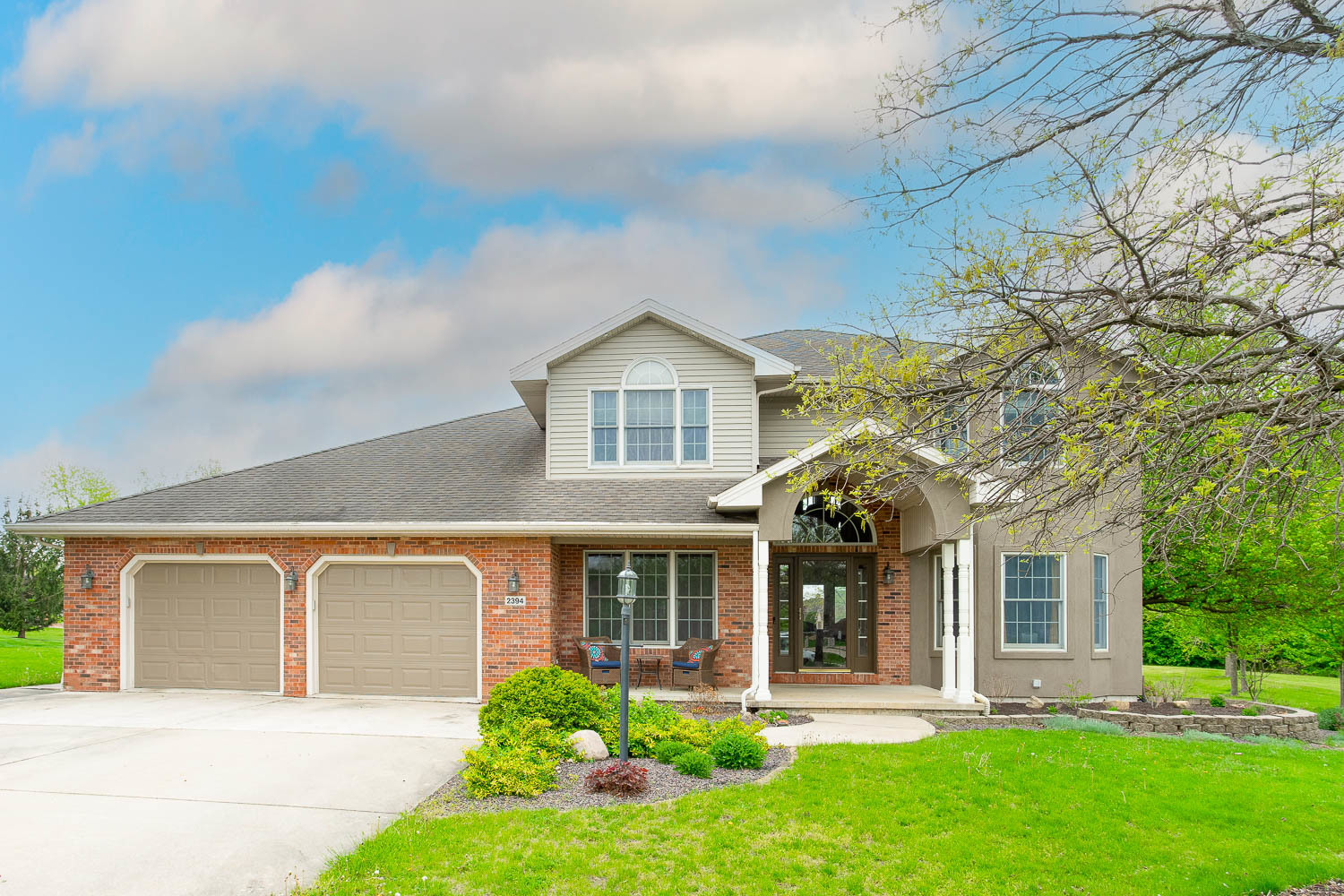 2394 Valley View Drive Kankakee, IL 60901 - Photo 73 of 73 front view of a house with a yard